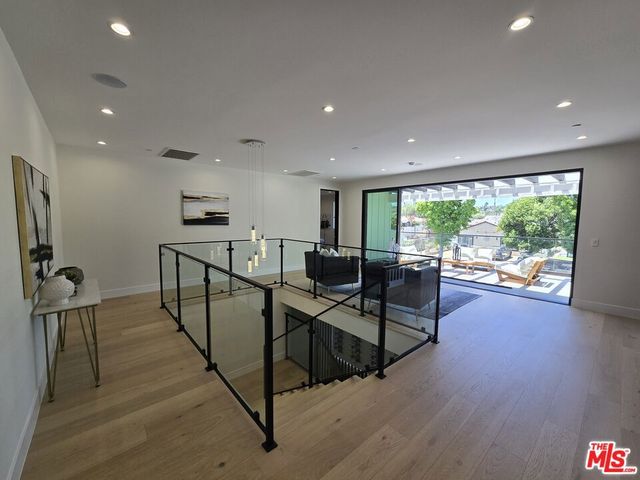 5012 Enfield Avenue, Los Angeles, CA 91316