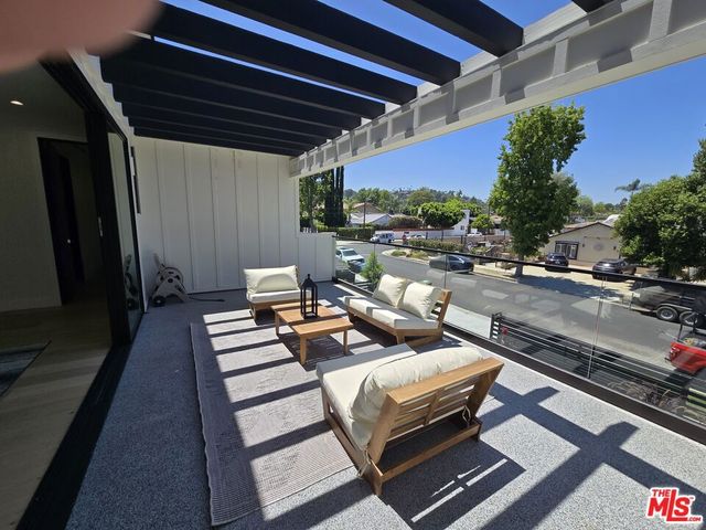 5012 Enfield Avenue, Los Angeles, CA 91316