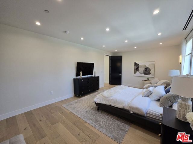 5012 Enfield Avenue, Los Angeles, CA 91316