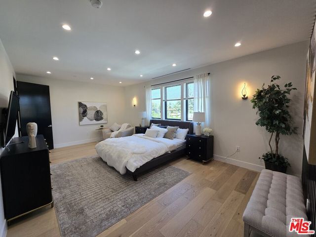 5012 Enfield Avenue, Los Angeles, CA 91316