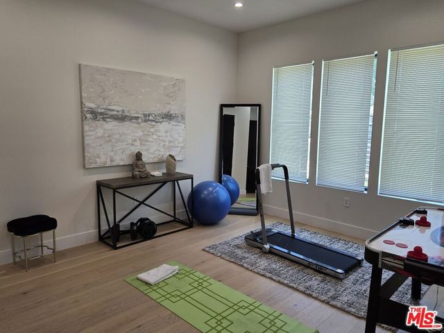 5012 Enfield Avenue, Los Angeles, CA 91316