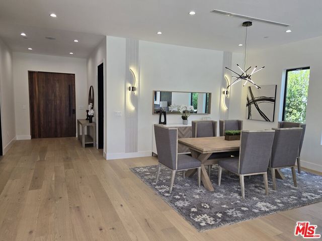 5012 Enfield Avenue, Los Angeles, CA 91316