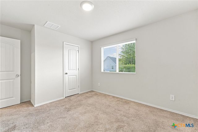 208 Ida Loop, Seguin, TX 78155