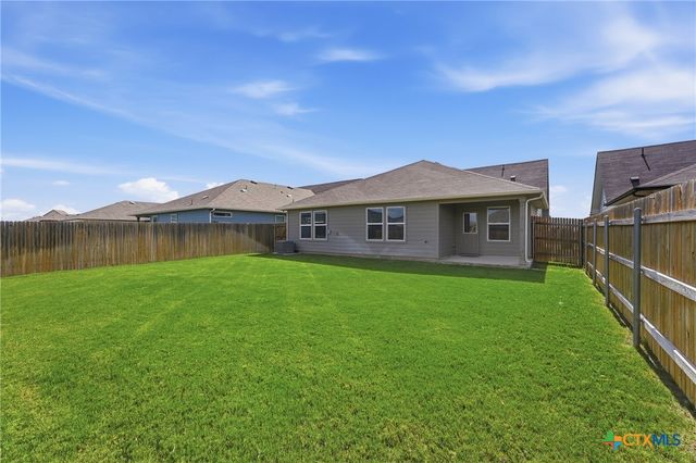 208 Ida Loop, Seguin, TX 78155