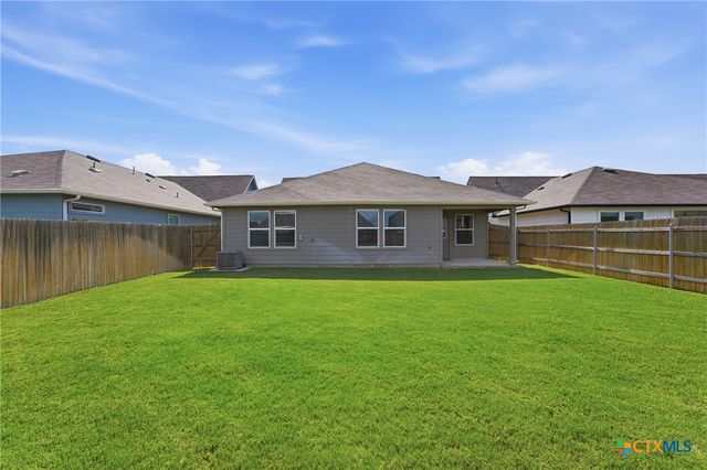 208 Ida Loop, Seguin, TX 78155