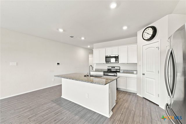 208 Ida Loop, Seguin, TX 78155