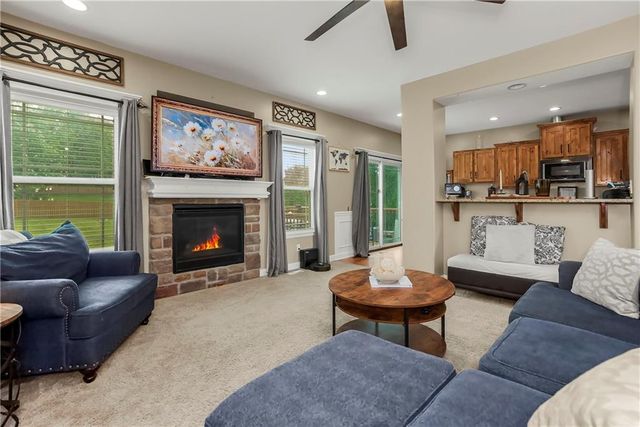 804 N 168th Street, Basehor, KS 66007