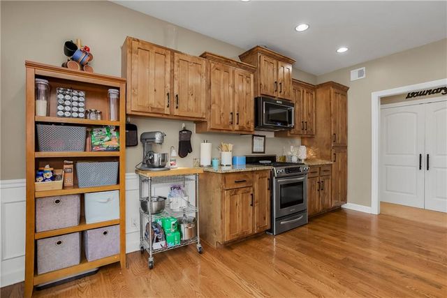 804 N 168th Street, Basehor, KS 66007