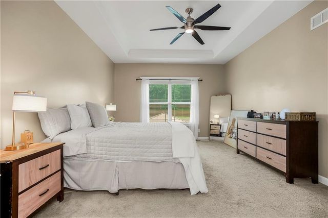 804 N 168th Street, Basehor, KS 66007