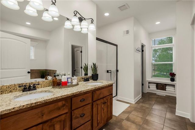 804 N 168th Street, Basehor, KS 66007