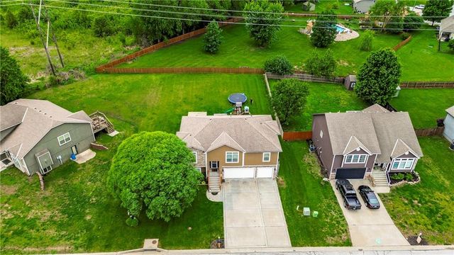 804 N 168th Street, Basehor, KS 66007
