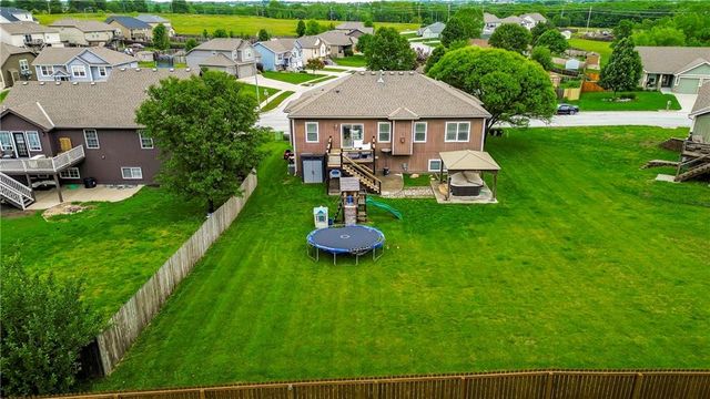 804 N 168th Street, Basehor, KS 66007