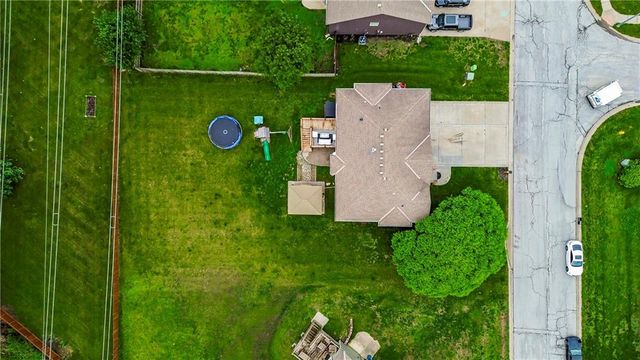 804 N 168th Street, Basehor, KS 66007