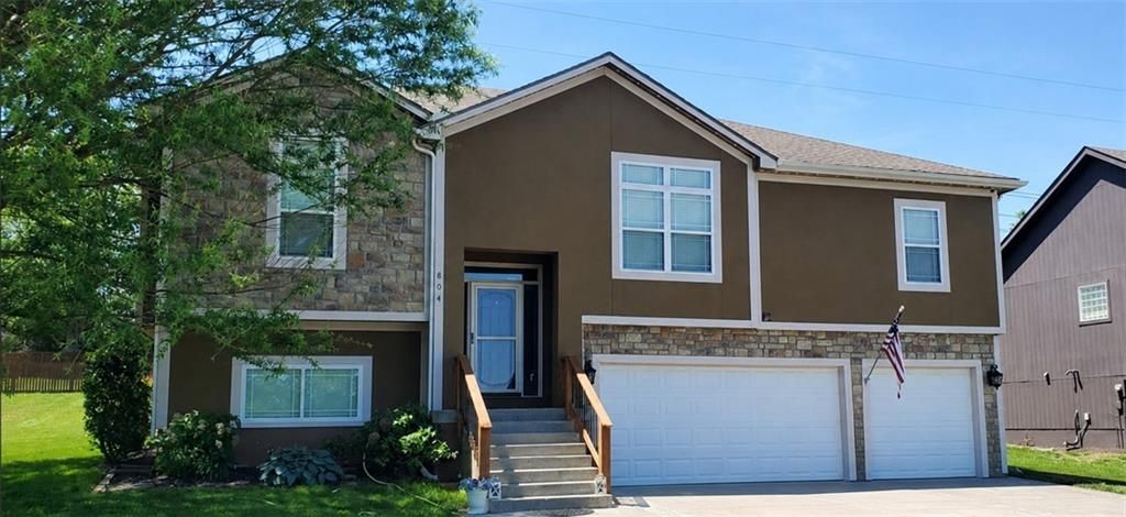 804 N 168th Street, Basehor, KS 66007