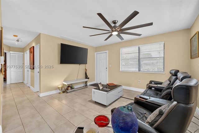 19721 SW 114th Ct, Miami, FL 33157