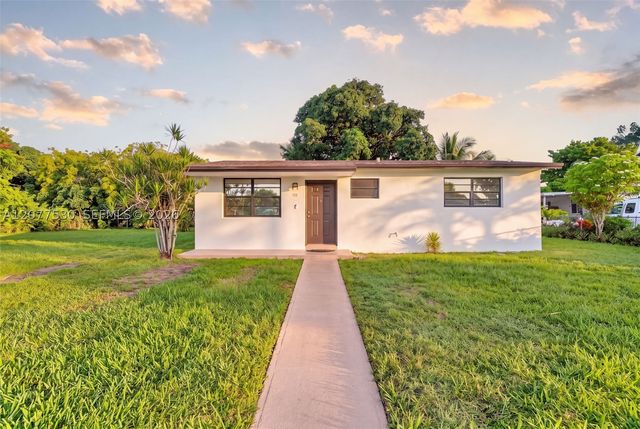 19721 SW 114th Ct, Miami, FL 33157