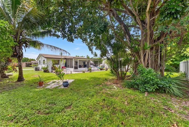 19721 SW 114th Ct, Miami, FL 33157