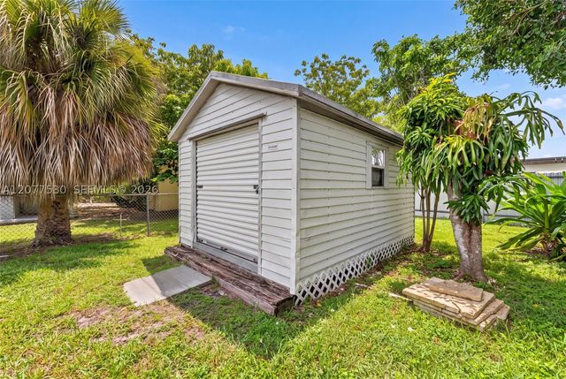 19721 SW 114th Ct, Miami, FL 33157