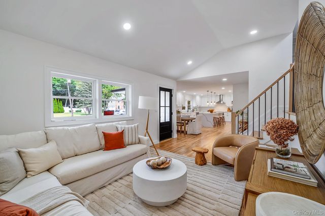 928 Manor Lane, Bay Shore, NY 11706