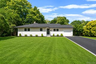 928 Manor Lane, Bay Shore, NY 11706