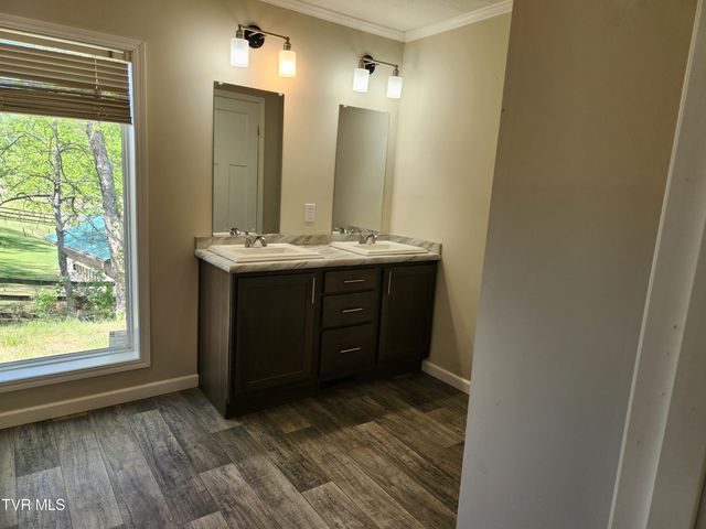 8460 Reedy Creek Road, Bristol, VA 24202