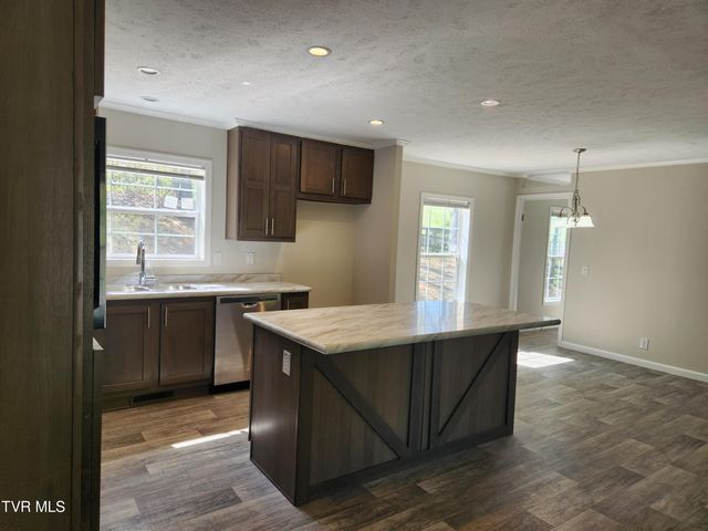 8460 Reedy Creek Road, Bristol, VA 24202
