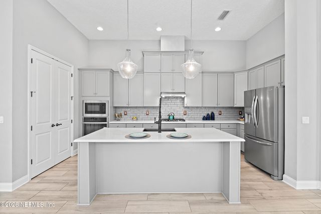 10737 AVENTURA Drive, Jacksonville, FL 32256