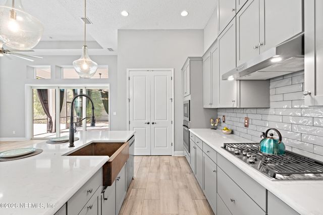 10737 AVENTURA Drive, Jacksonville, FL 32256