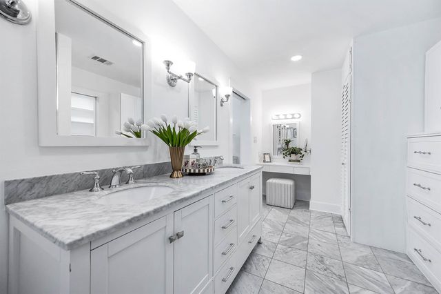 6319 Woodbrook Lane, Houston, TX 77008