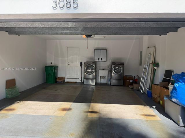 3085 NE 208th Ter, Aventura, FL 33180