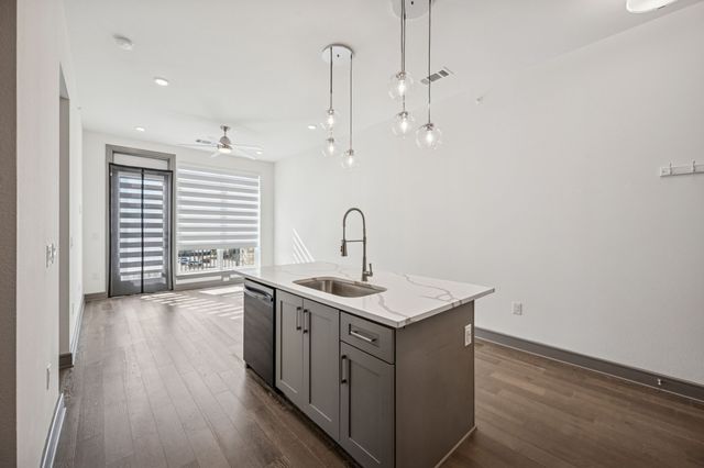 2700 Old Denton Road 4451, Carrollton, TX 75007