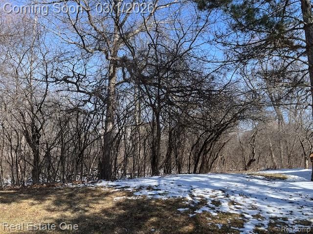 6323 Drakeshire Lane, West Bloomfield, MI 48322