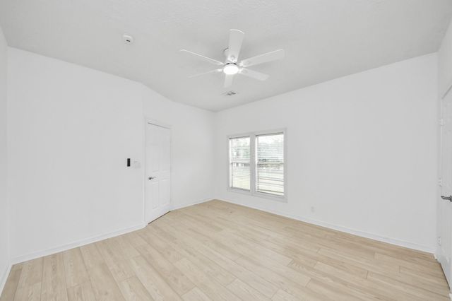 125 N Shirley St, Alvin, TX 77511