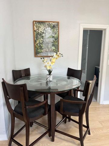 125 N Shirley St, Alvin, TX 77511