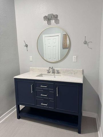 125 N Shirley St, Alvin, TX 77511