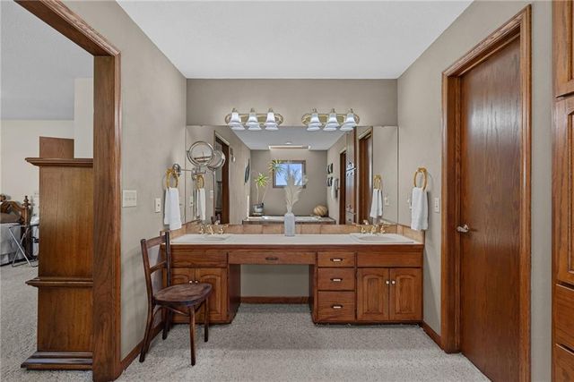 21898 Sunflower Road, Edgerton, KS 66021