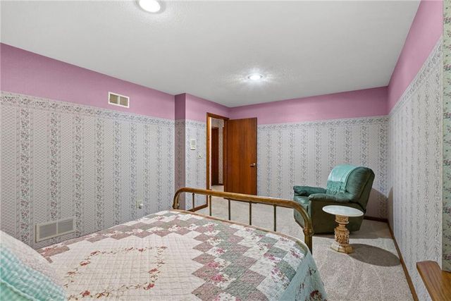 21898 Sunflower Road, Edgerton, KS 66021