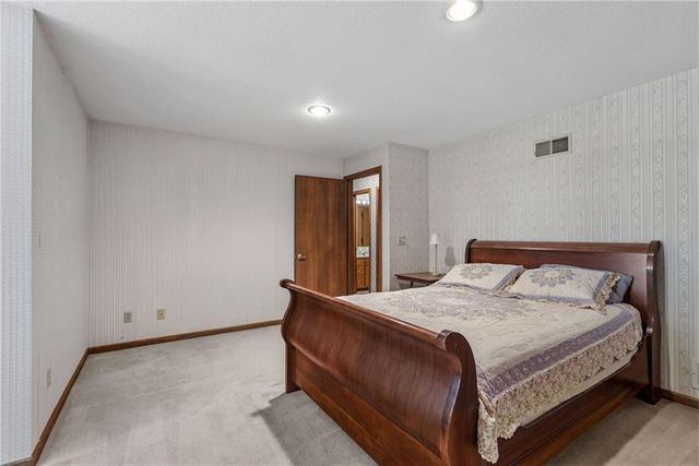 21898 Sunflower Road, Edgerton, KS 66021