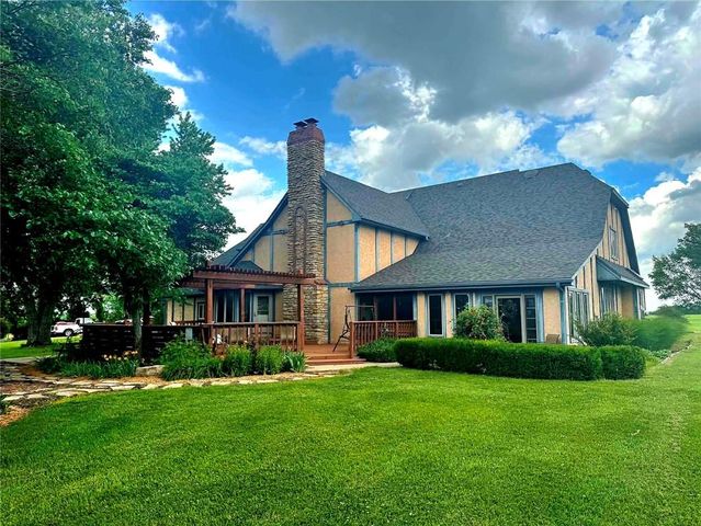 21898 Sunflower Road, Edgerton, KS 66021