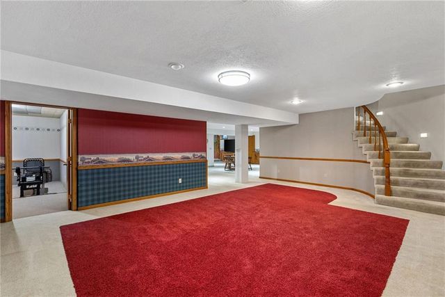 21898 Sunflower Road, Edgerton, KS 66021
