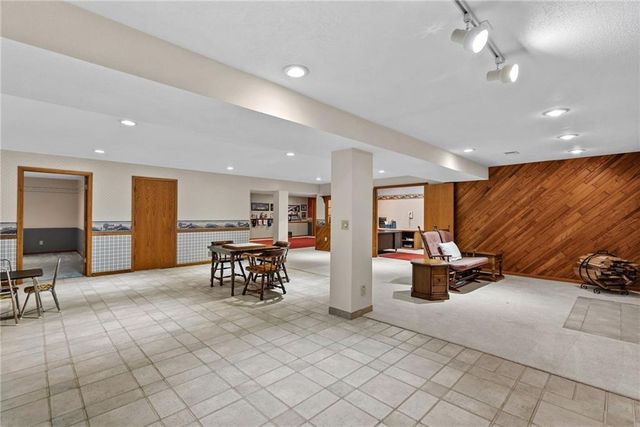 21898 Sunflower Road, Edgerton, KS 66021