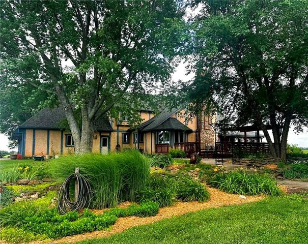 21898 Sunflower Road, Edgerton, KS 66021