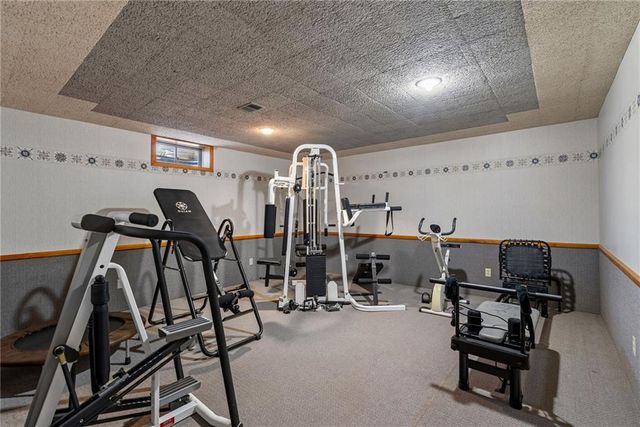 21898 Sunflower Road, Edgerton, KS 66021
