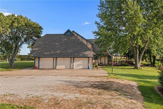 21898 Sunflower Road, Edgerton, KS 66021