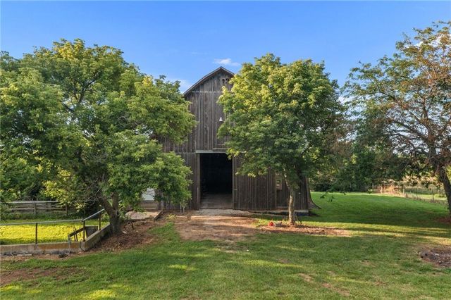 21898 Sunflower Road, Edgerton, KS 66021