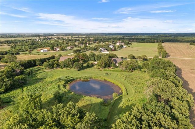 21898 Sunflower Road, Edgerton, KS 66021