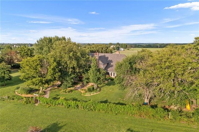 21898 Sunflower Road, Edgerton, KS 66021
