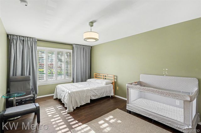 2471 Mulberry Square Square 15, Bloomfield Hills, MI 48302