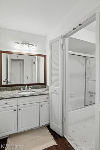 2471 Mulberry Square Square 15, Bloomfield Hills, MI 48302