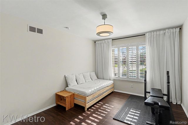 2471 Mulberry Square Square 15, Bloomfield Hills, MI 48302
